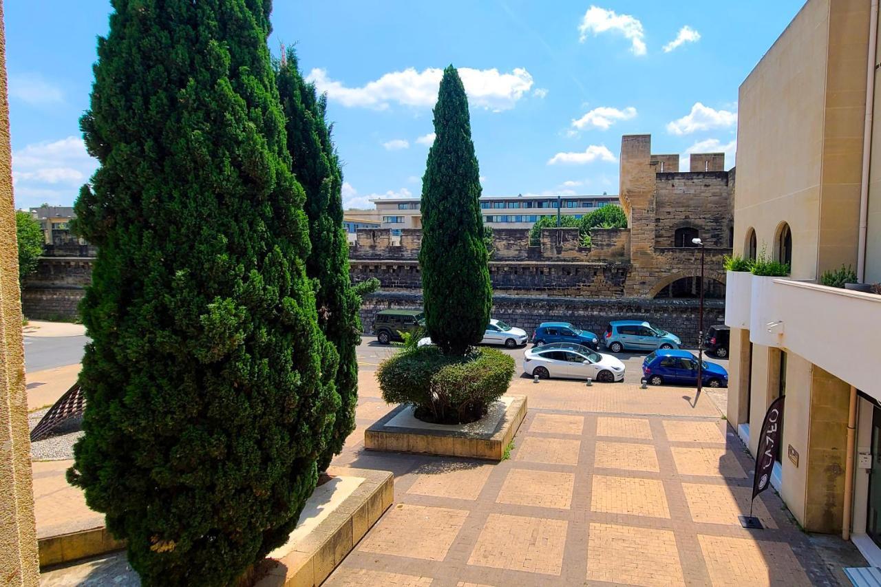 Ferienwohnung Regard Sur Les Remparts - Terrasse & Parking Avignon Exterior foto